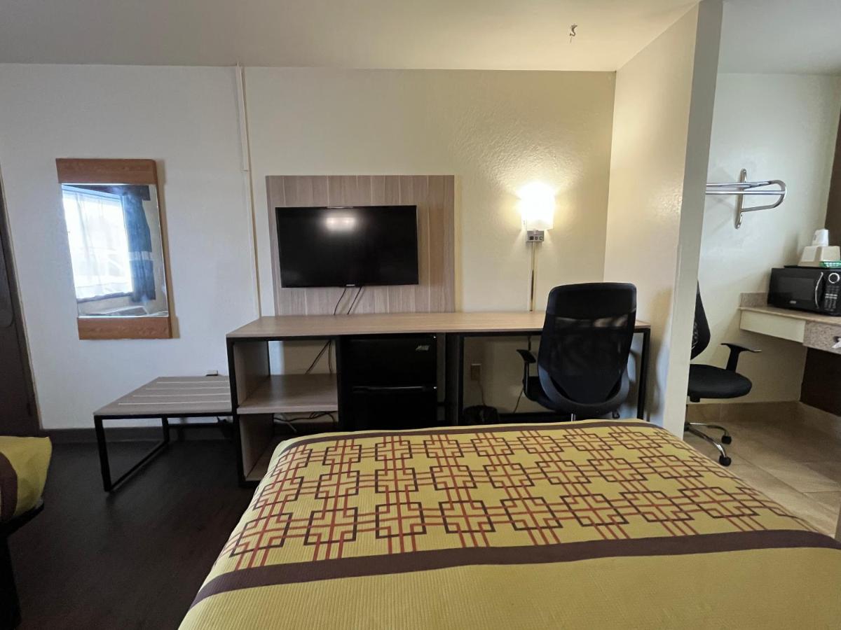 Budget Inn Nassawadox Hwy 13 — photo 12