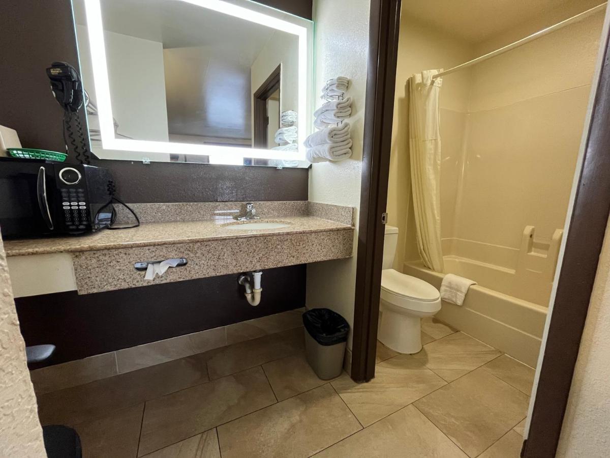 Budget Inn Nassawadox Hwy 13 — photo 15