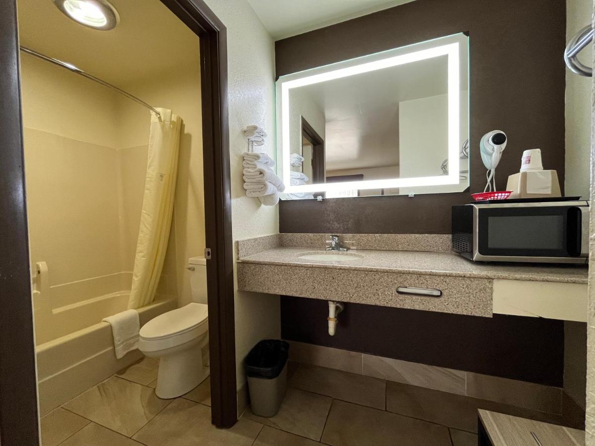 Budget Inn Nassawadox Hwy 13 — photo 21