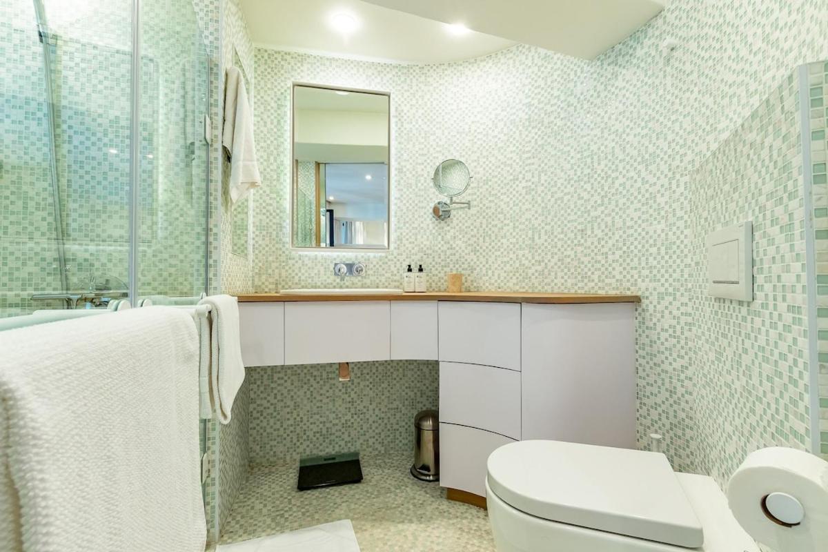 Luxurious, modern, artsy, fully fitted home! - 3