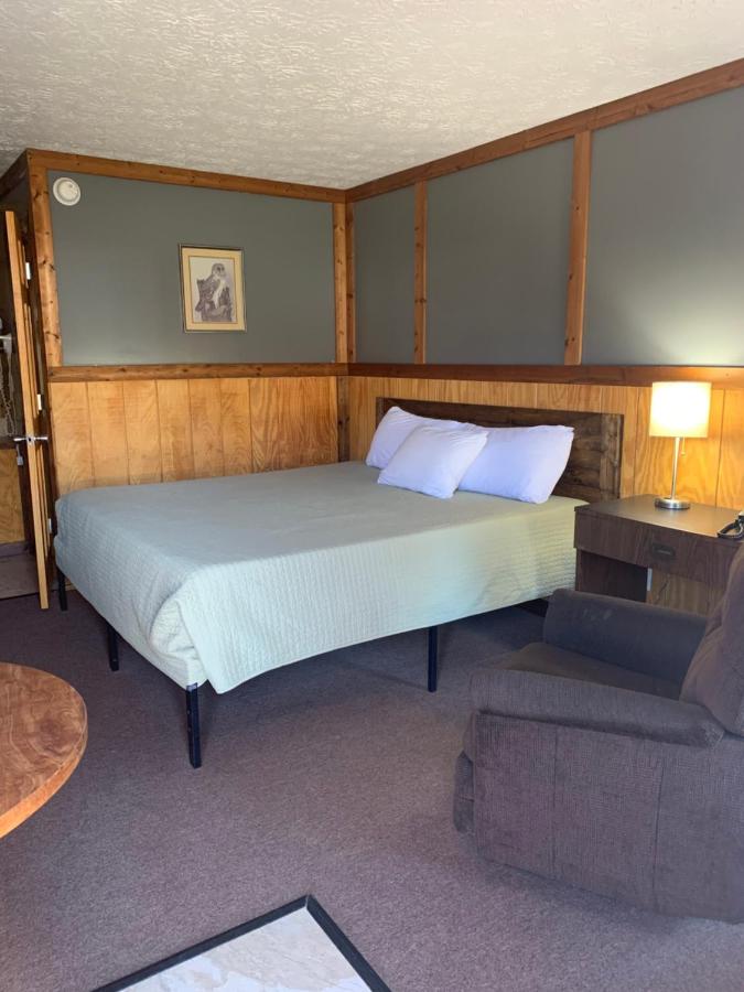 Beverly Hills Inn — photo 8
