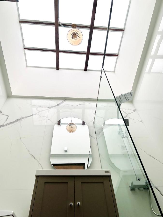 Brown Brick Thonglor - Green Greenery Room - 3