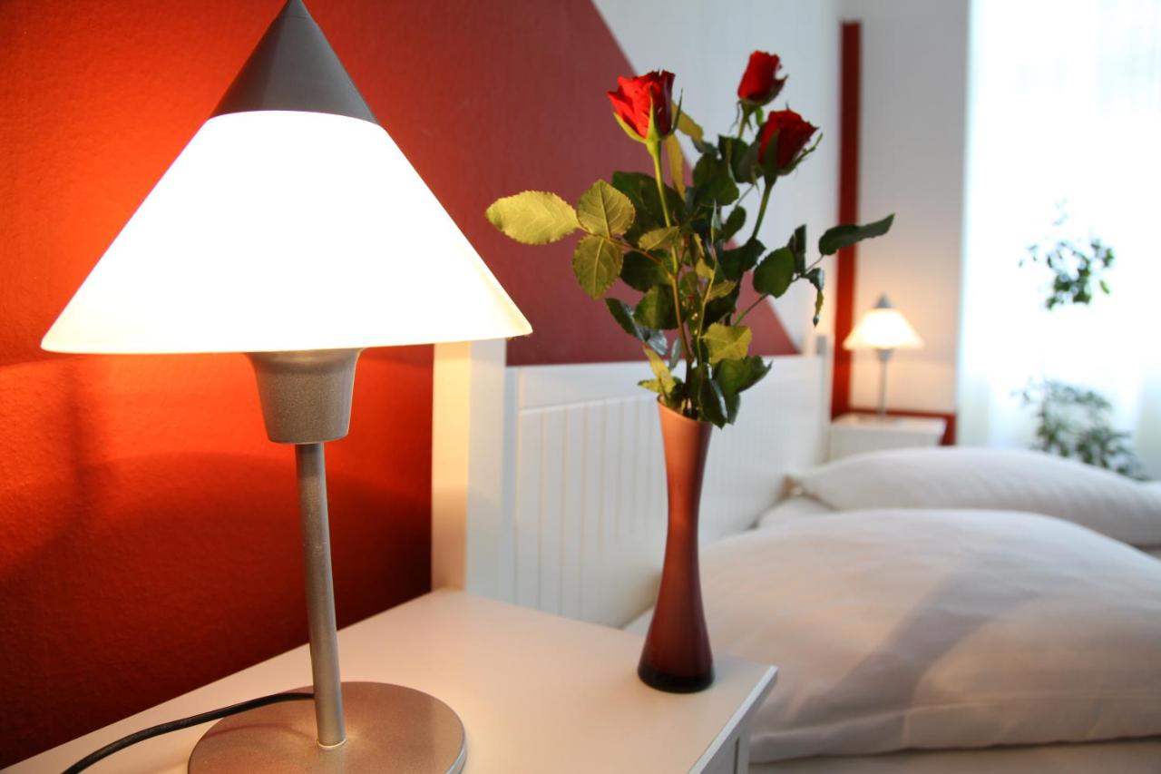 Hotel-Pension INSOR - Laterooms