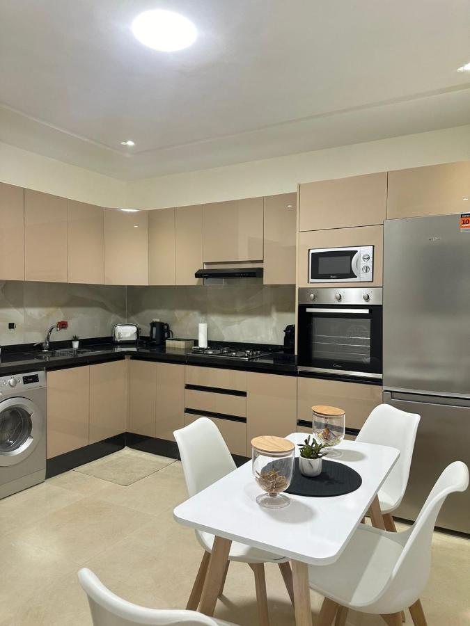 Z-House -Heart of Gueliz and Steps from Everything - 4