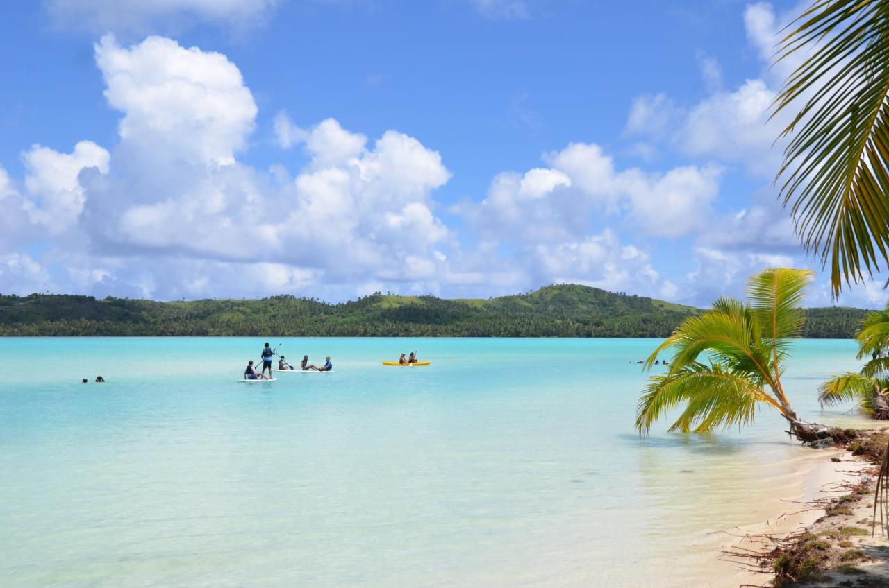 Beach: Aitutaki Village