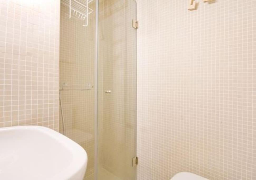 Cosy Studio Santos, Calm street, Embassies Area - 2