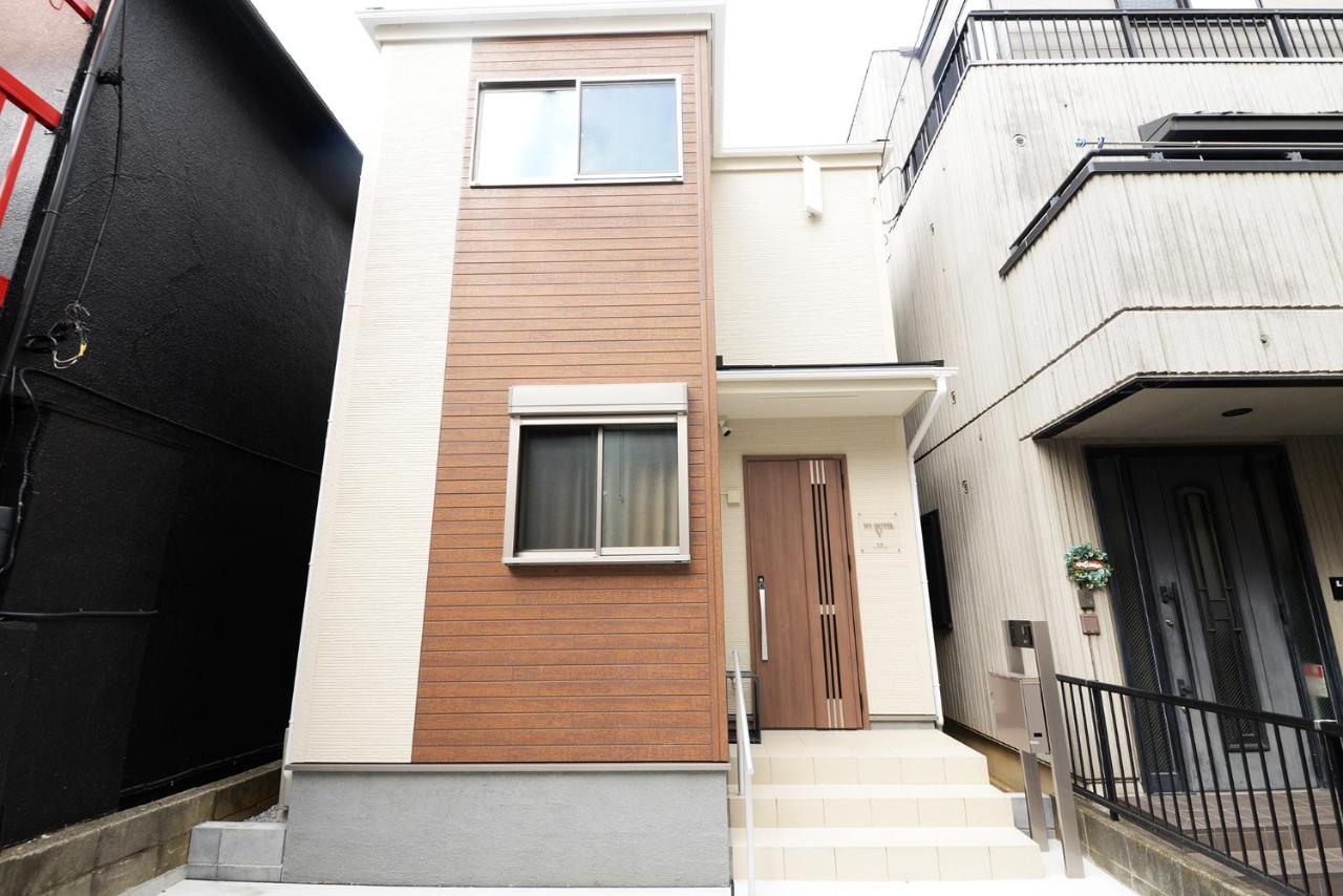 NYHotel 5 新宿2階建て4室1バスルーム1シャワー2トイレ