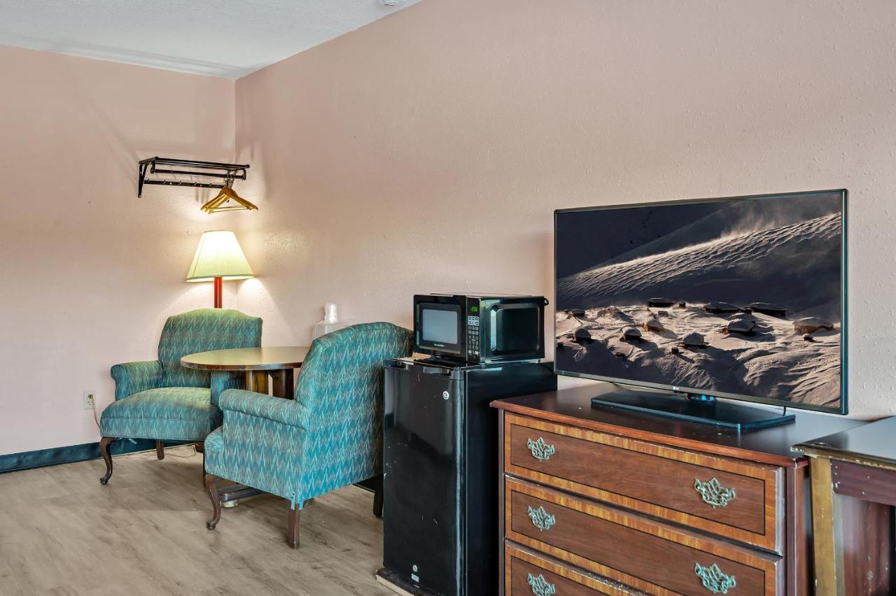 Travelers Inn — photo 5