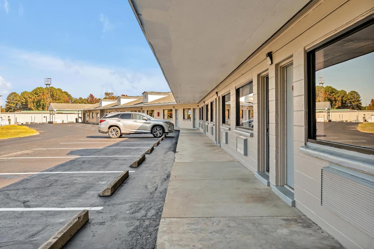 Travelers Inn — photo 22