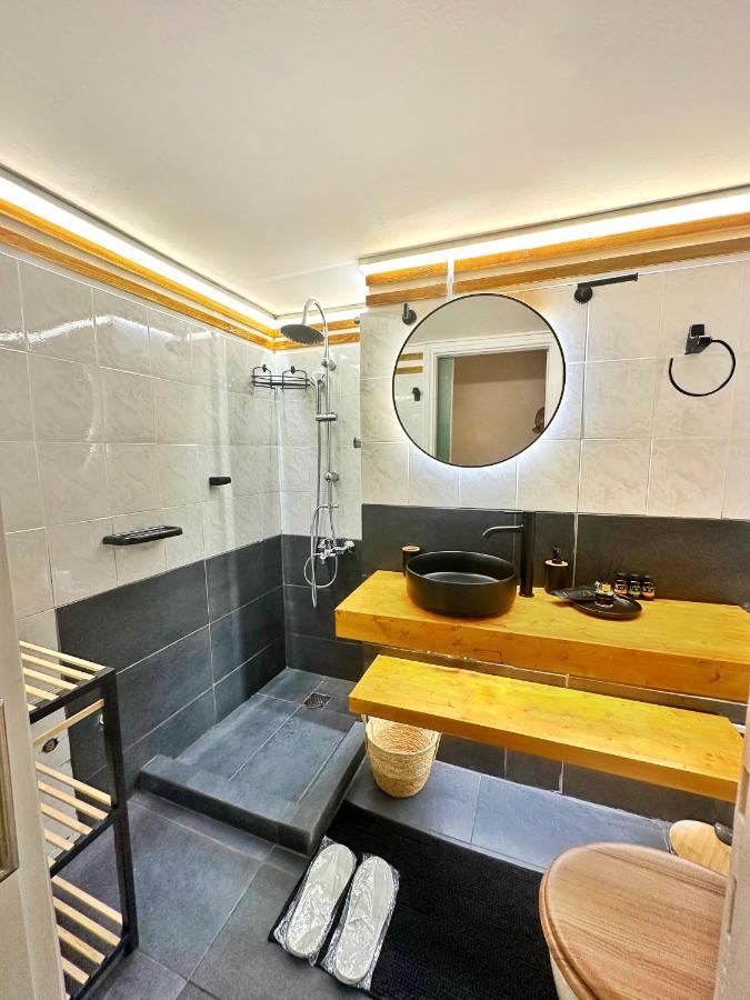 St Tomas Square Apartment - 3