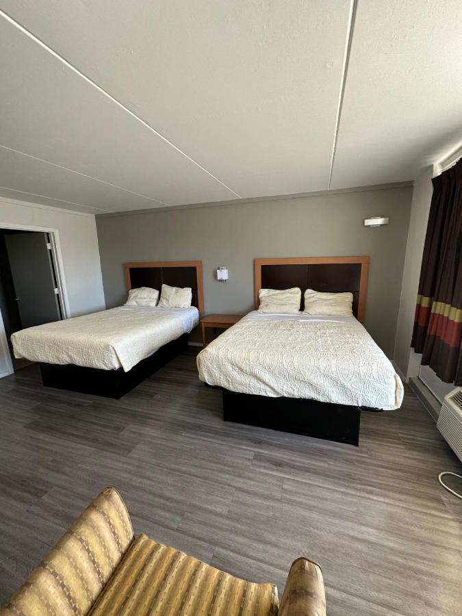 Budget Inn — photo 1