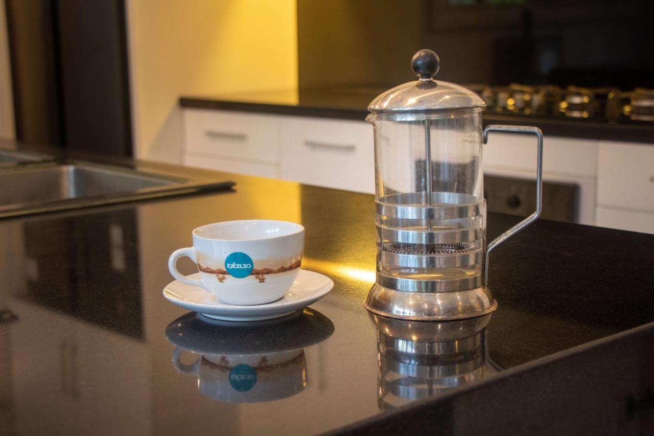 Villa Tepi Sungai - 6BR Luxury Private Pool Villa - Seminyak Sleeps 14 - 2