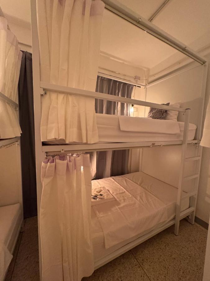 Twenty Two Place Hostel - Sukhumvit 22 - 3