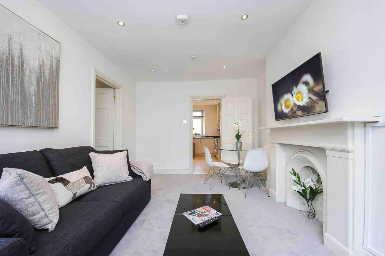1 Bed Apartment- Marble Arch 4 - 5