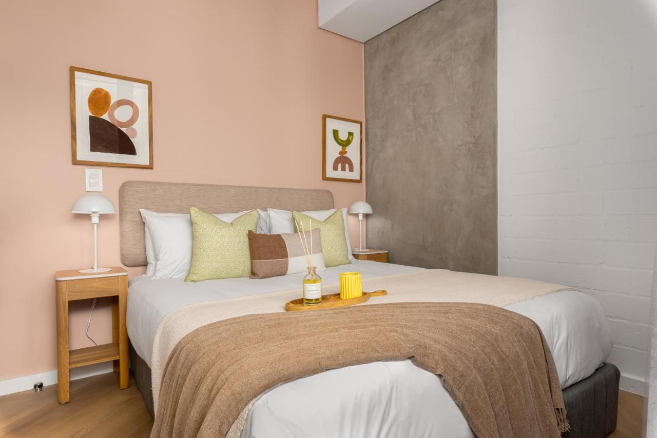 Luxe Stays Sea Point, Rooftop Pool Deck - 5