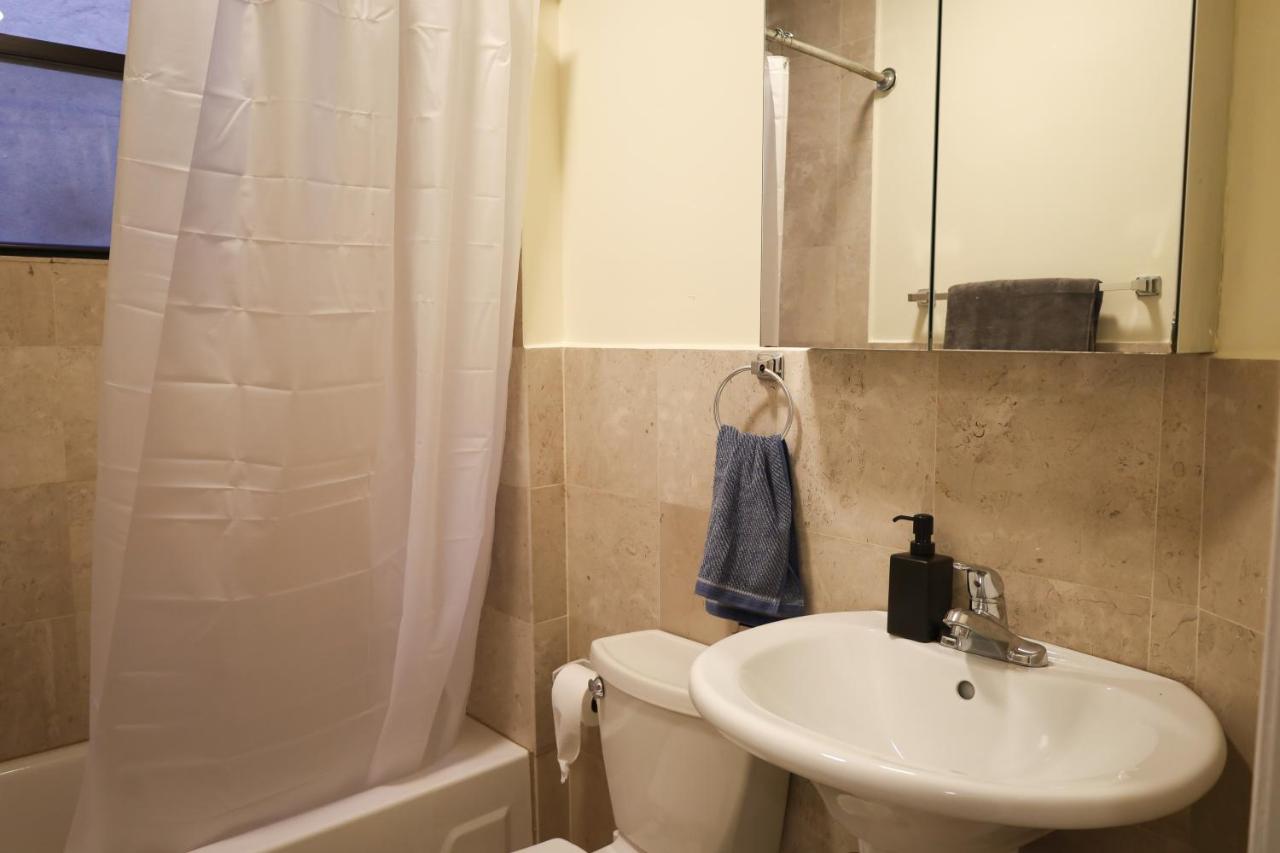 Family Friendly 4BR 2BA in Prime NYC Location - 3