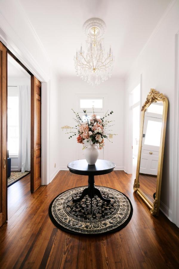 Historic Home For Groups! 8 min to DT! Sleeps 12 - 2