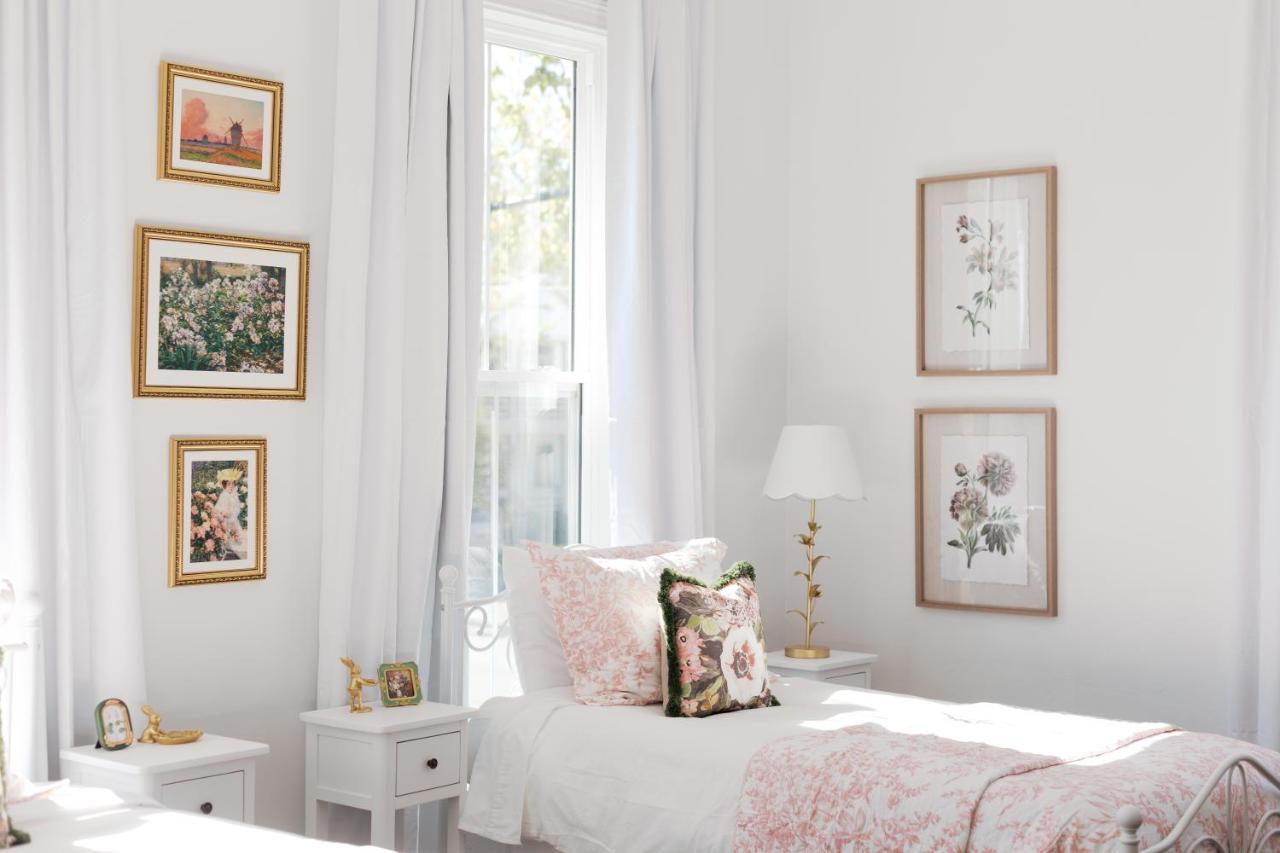 Historic Home For Groups! 8 min to DT! Sleeps 12 - 3