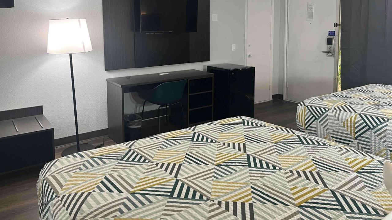Restwell motel — photo 15