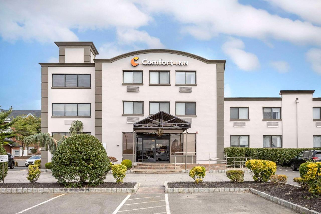 Comfort Inn Edgewater on Hudson River - 2