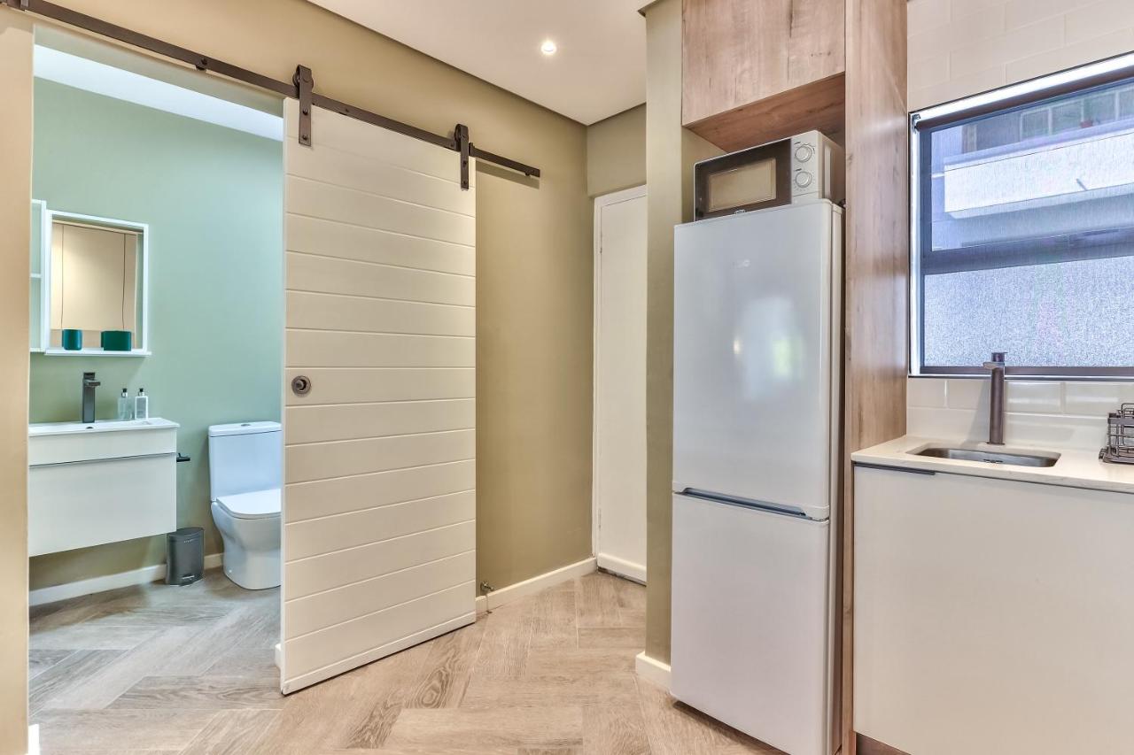 Gorgeous Studio in Sea Point - 5