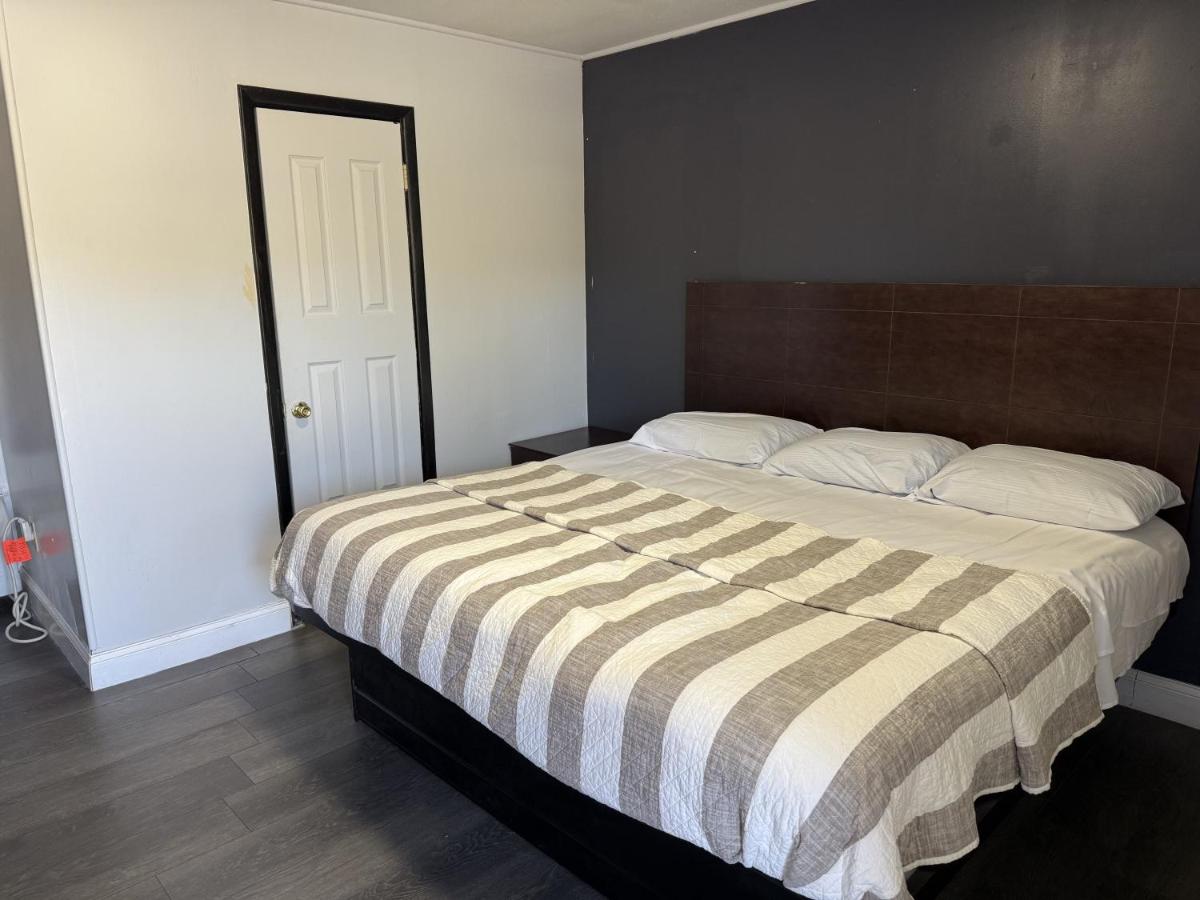 Budget Inn — photo 7