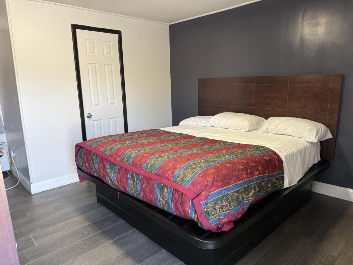 Budget Inn — photo 5
