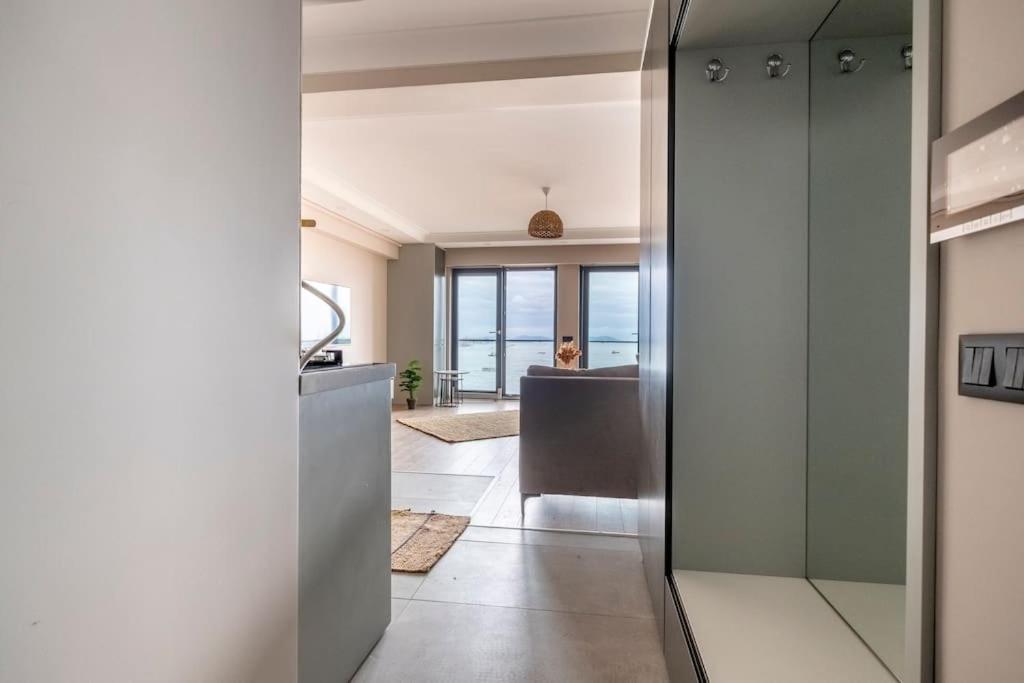 Modern Two-Bedroom Flat with Stunning Bosphorus View - 5