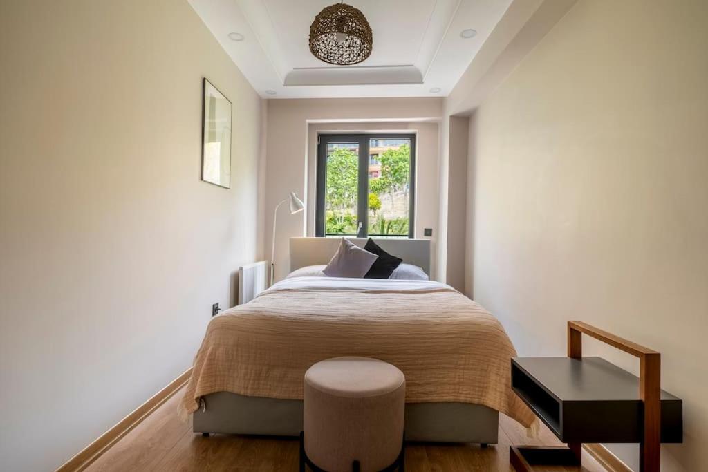 Modern Two-Bedroom Flat with Stunning Bosphorus View - 2