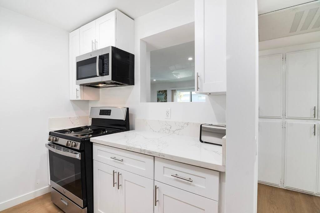 2BR Plus Bonus Room and Pool Access Near Universal Studios - 5