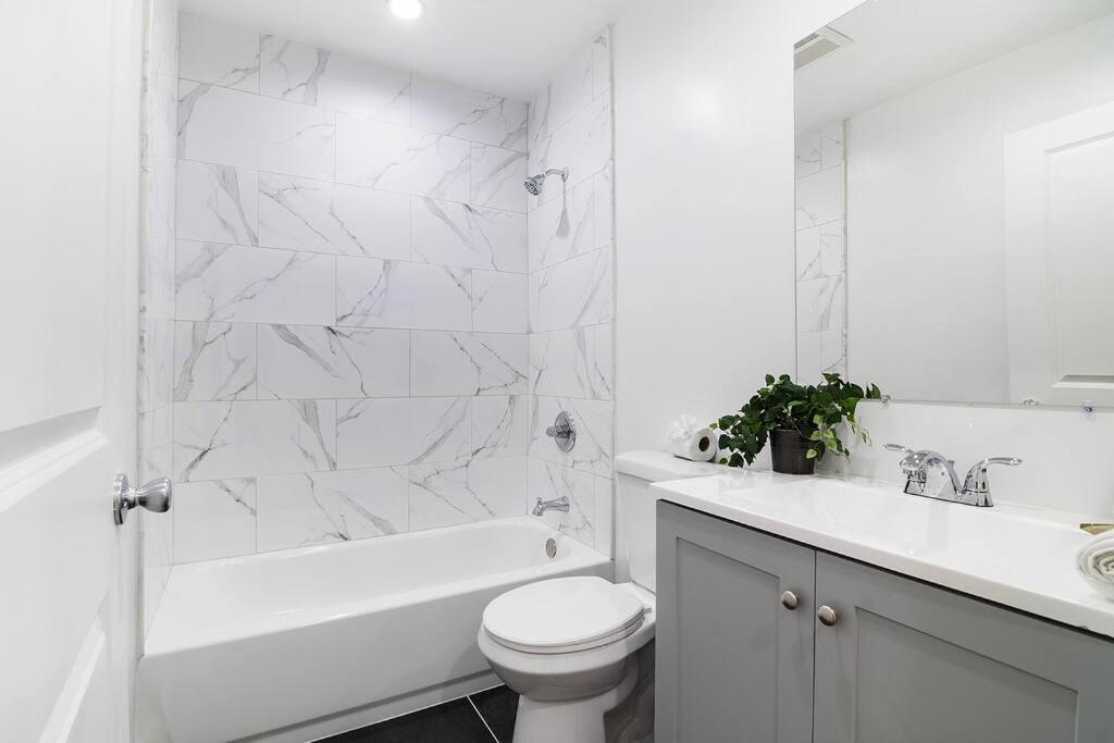 2BR Plus Bonus Room and Pool Access Near Universal Studios - 3