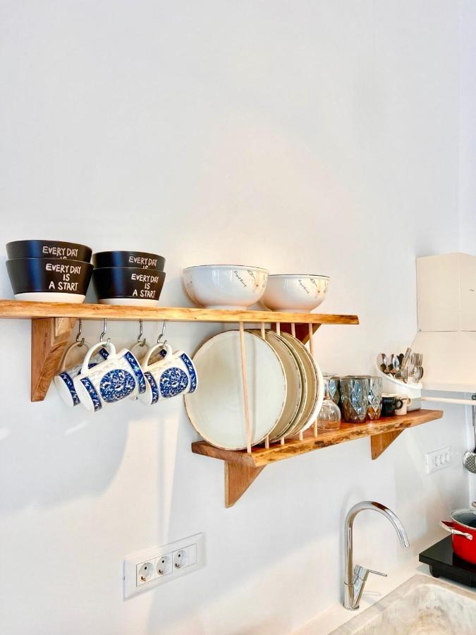 Aphrodite Suite next to the Windmills of Mykonos - 3