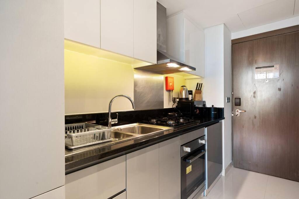 Luxury Smart Studio with Canal View Business Bay - Damac Maison Prive - 5