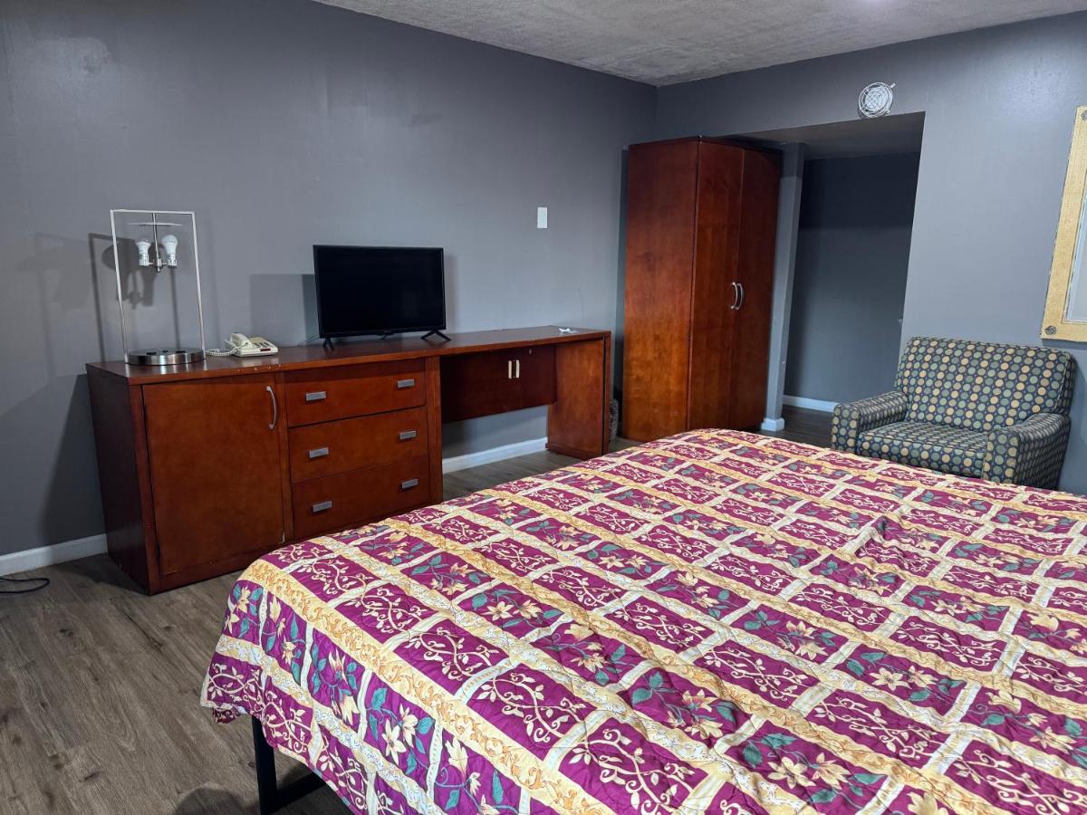 Budget Inn New Cumberland — photo 10