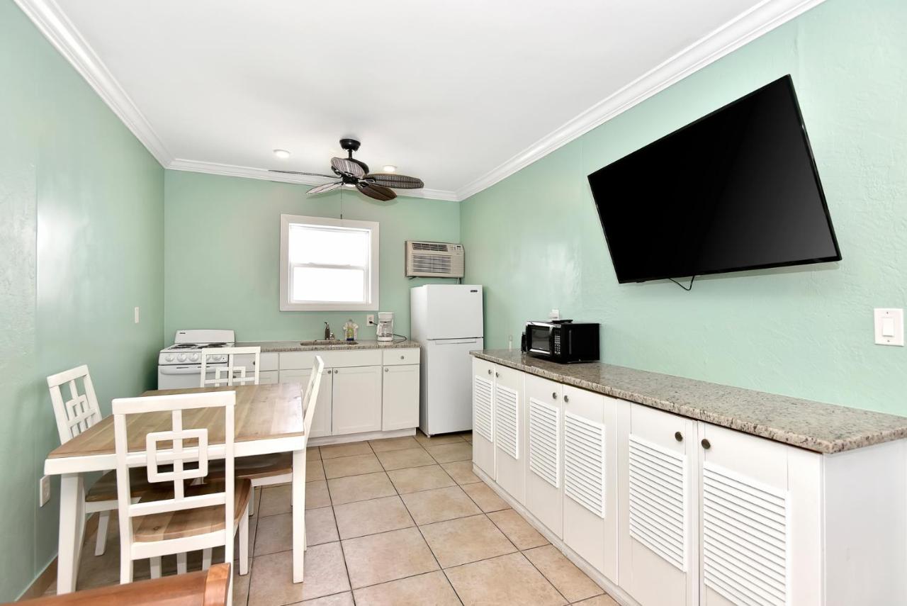 Shoreline Suites & Cabana Cottages – Beachfront — photo 20