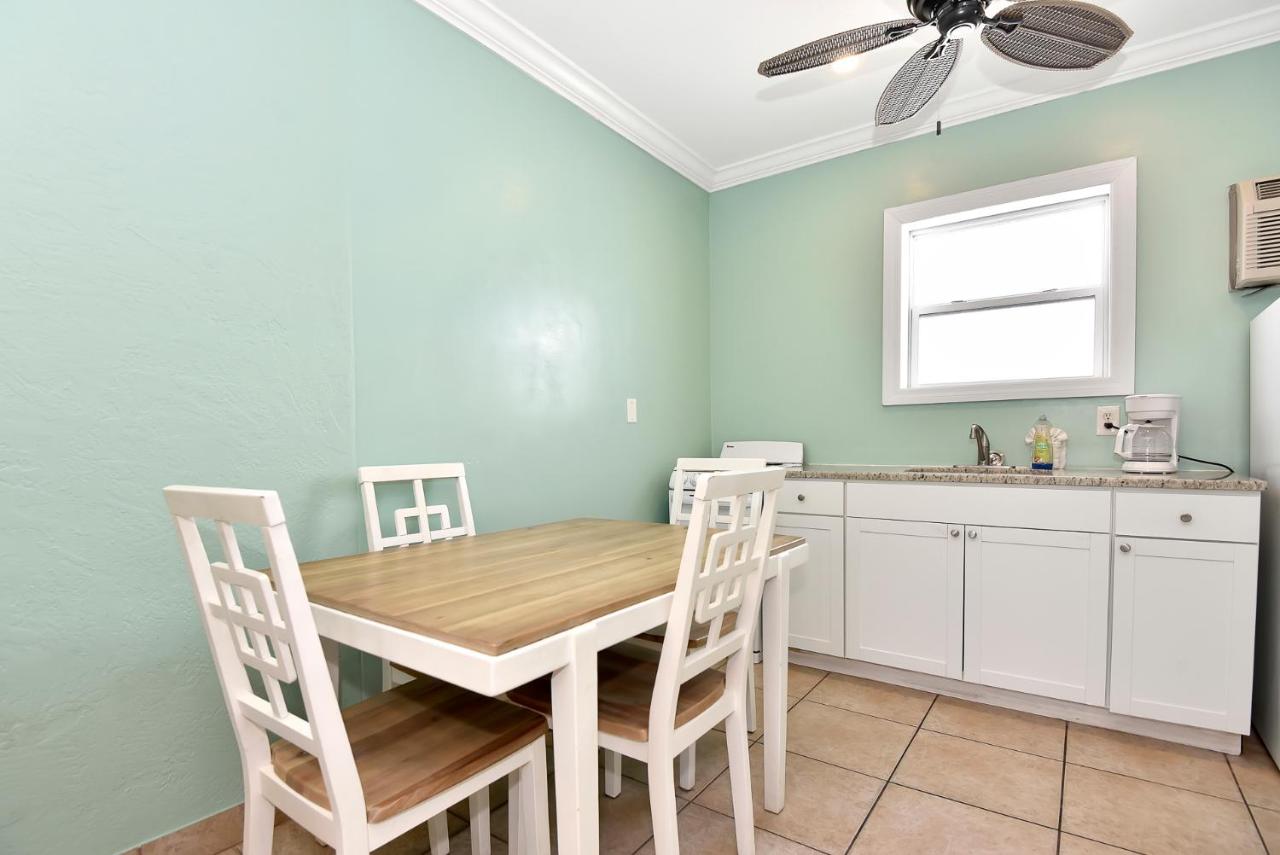 Shoreline Suites & Cabana Cottages – Beachfront — photo 19