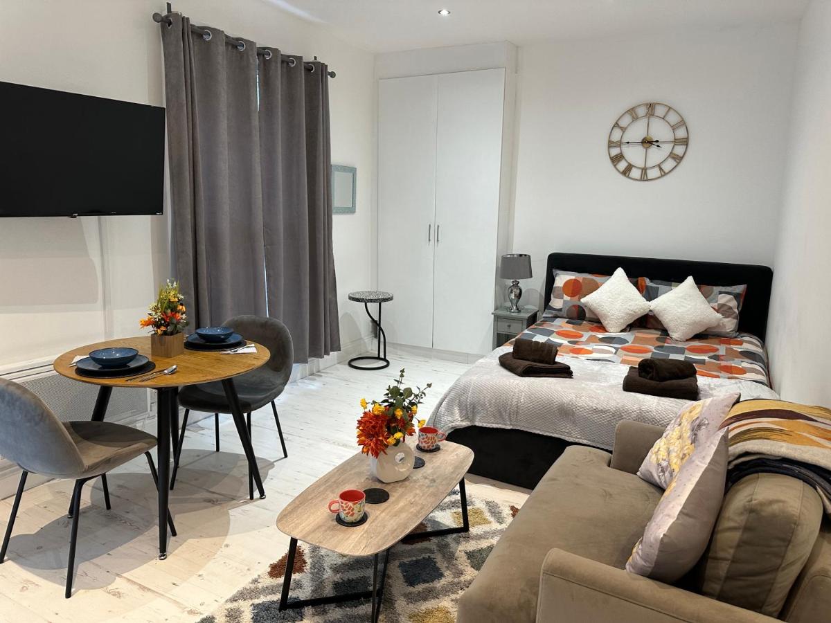 Stylish Studio Escape in West London - 2