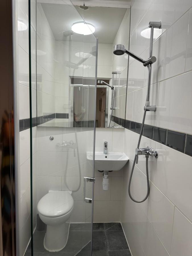 Stylish Studio Escape in West London - 3