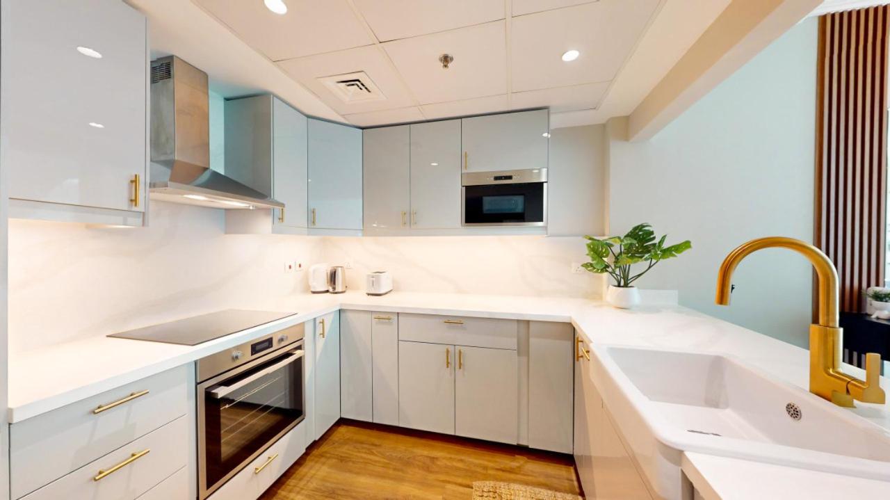 Vacationer Holiday Homes I Modern One Bedroom I Marina Quays West - 3