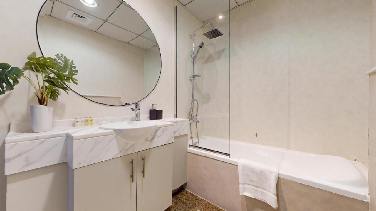 Vacationer Holiday Homes I Spacious Studio in the Dubai Marina I Bay Central West - 3