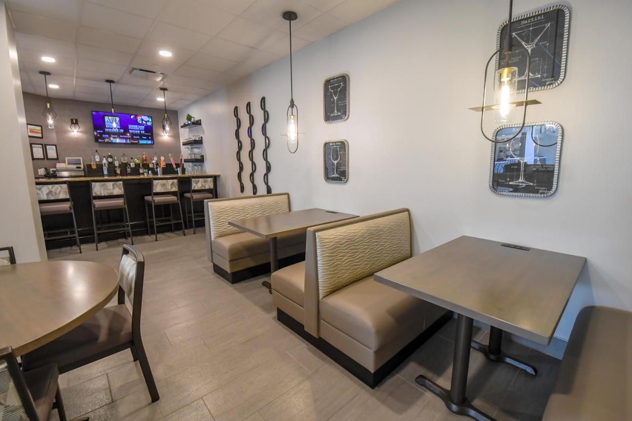 Euro-Suites Hotel — photo 16