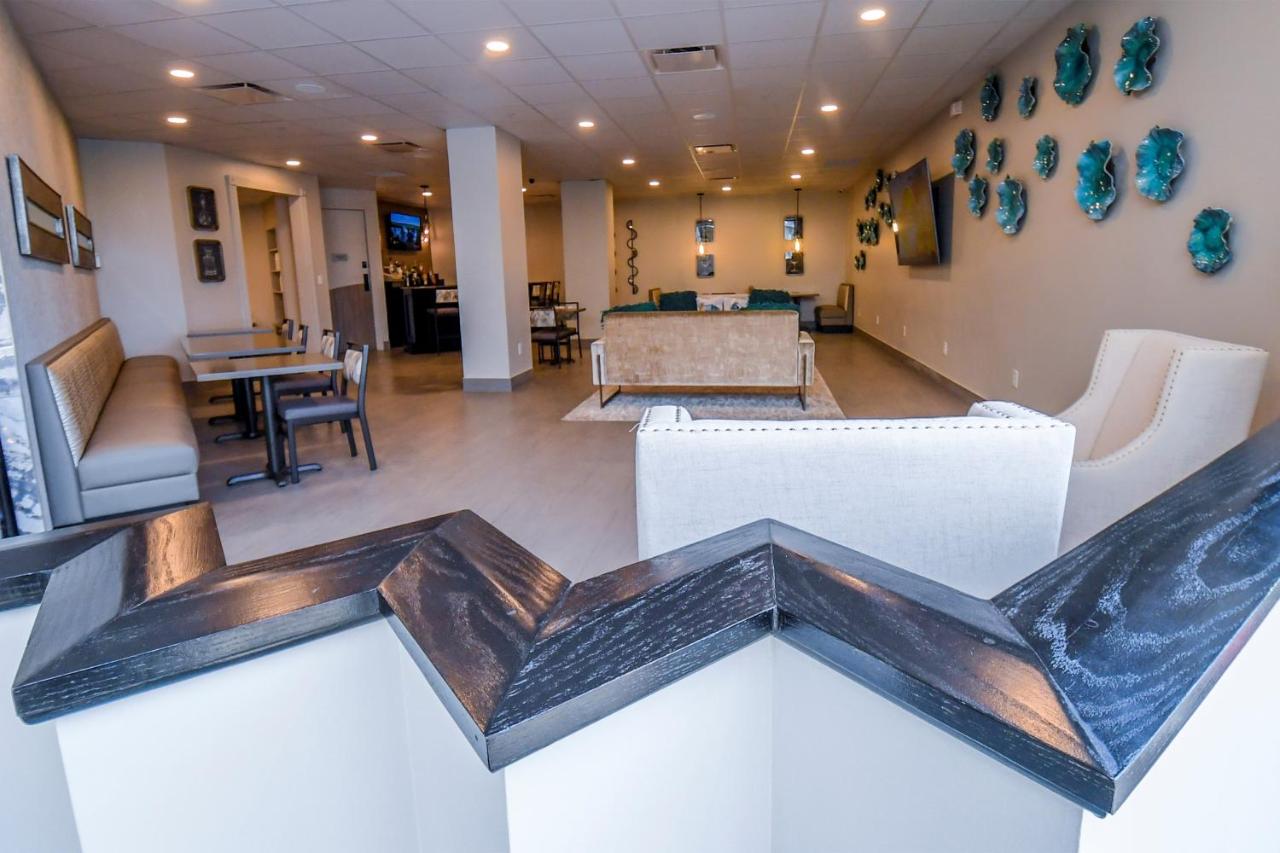Euro-Suites Hotel — photo 18