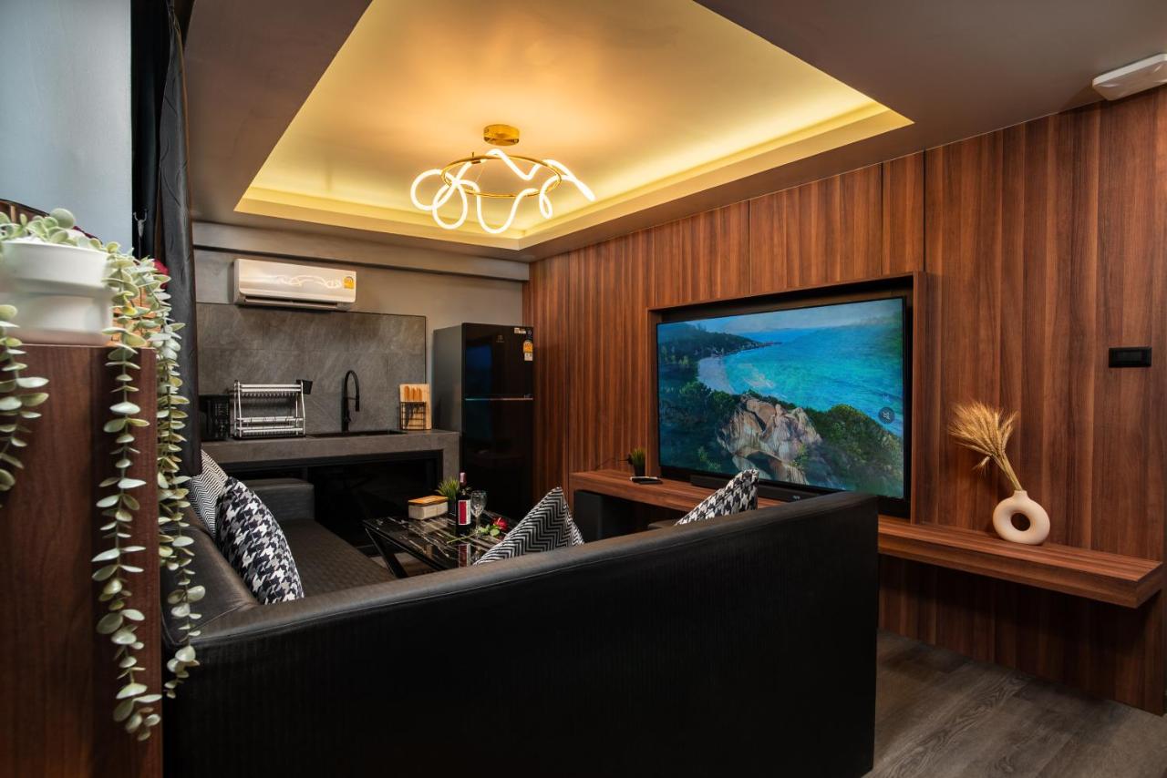 Three Double U - Kalim Sea View