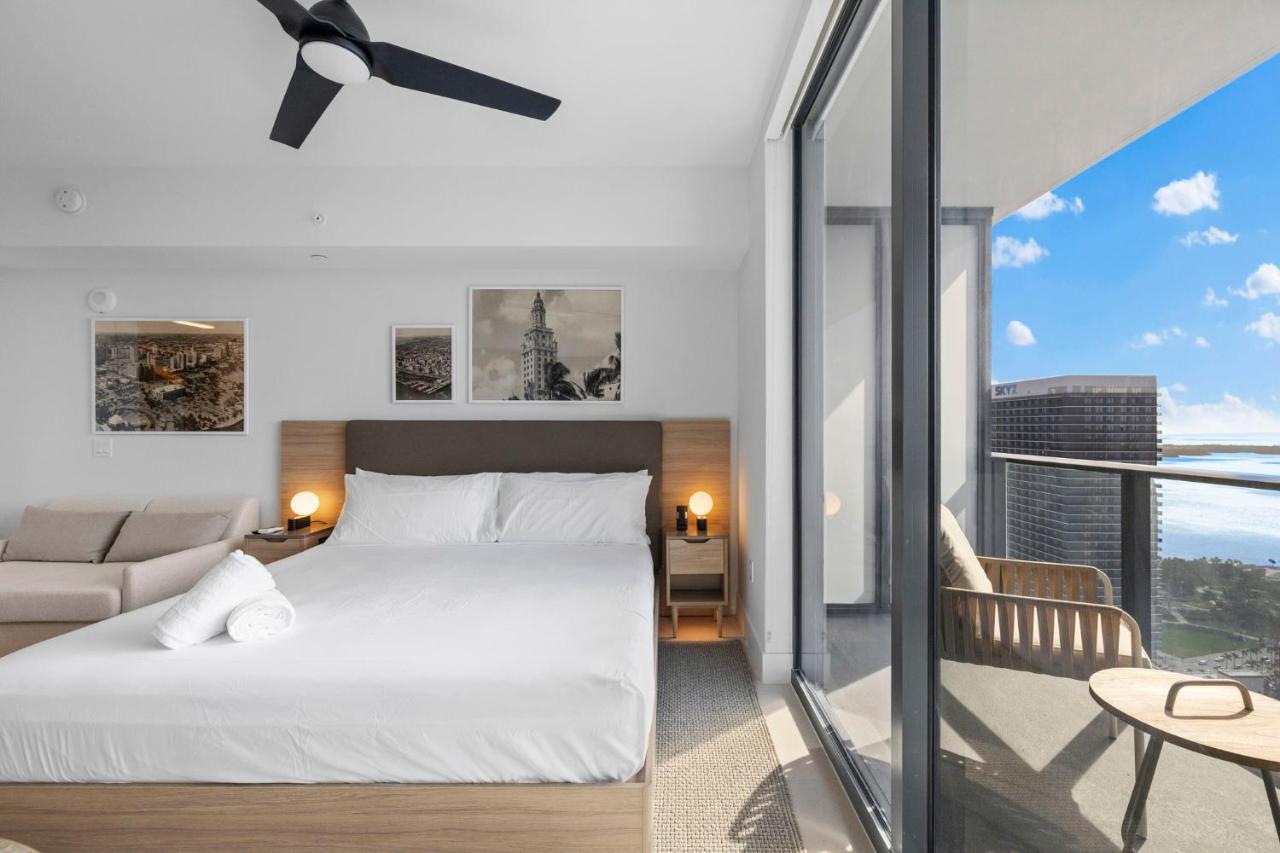 Luxury Studio on 47th! Floor in Downtown Miami - 2