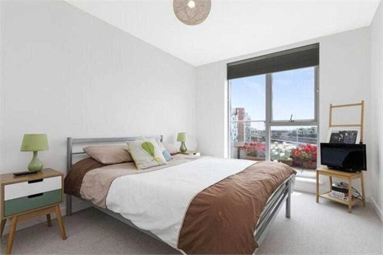 2-Bed Terrace Flat Close to Tower Bridge - 2
