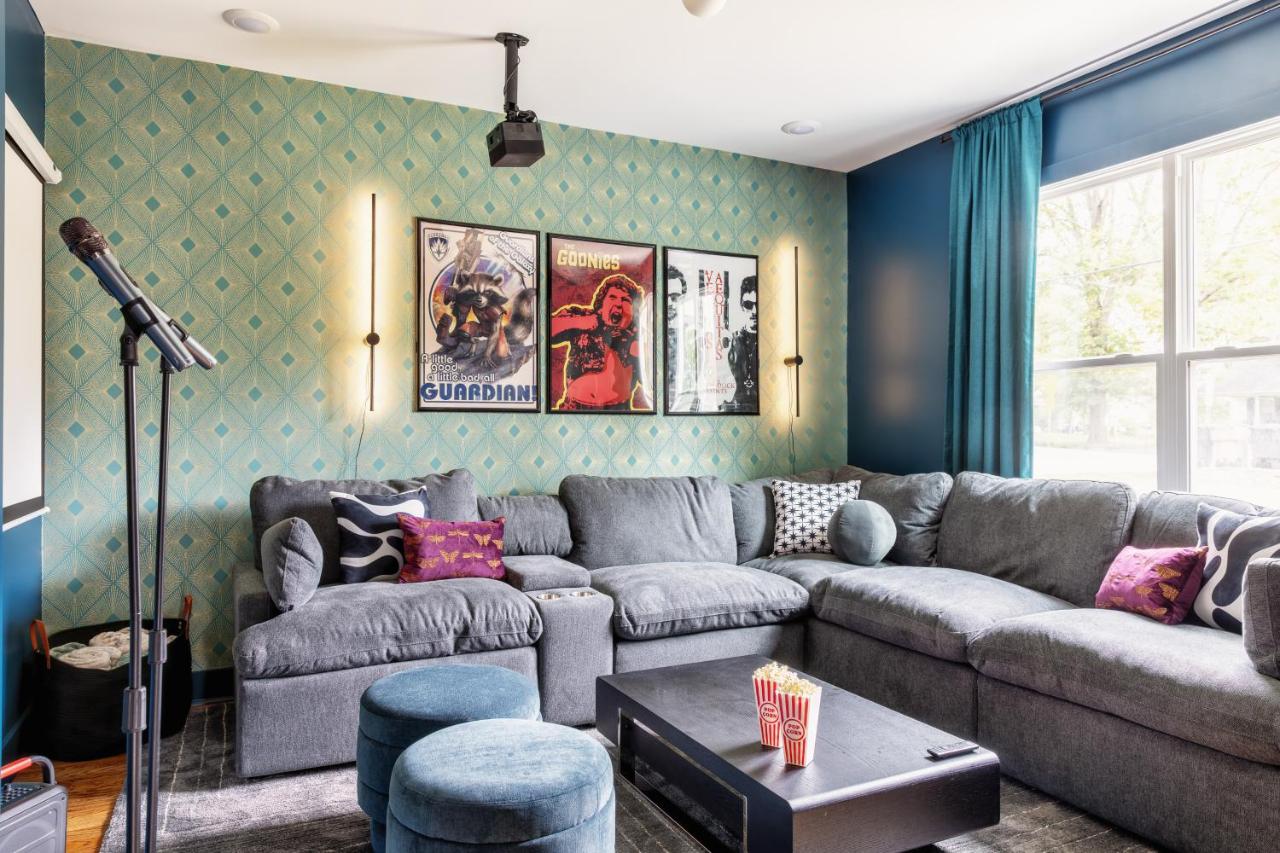 Luxury Home- Huge Yard, Fire Pit, Game and Movie Room - 2