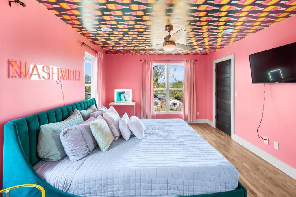 Ultimate Bach 10min to DT IG Walls Every Room - 2