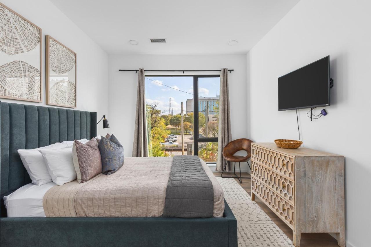 Luxury on the River 4 Beds 2.5 Bath, Walk to Downtown - 4