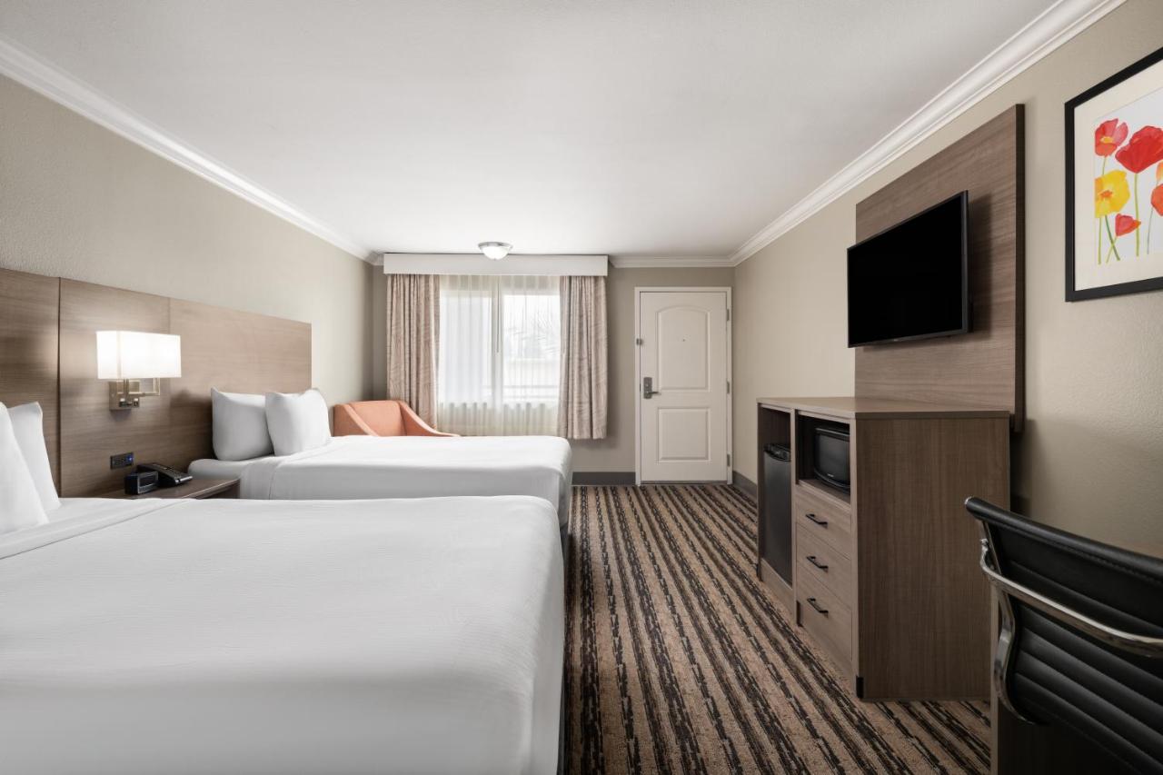 Solara Inn and Suites — photo 8