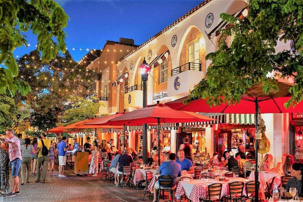 TROPICAL HAVEN POOL & 2BLOCKS TO BEACh - 4